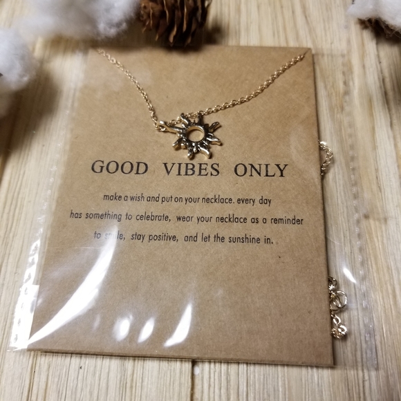 🌞🌞Super Cute Good Vibes Only necklace  in GOLD - Picture 10 of 14